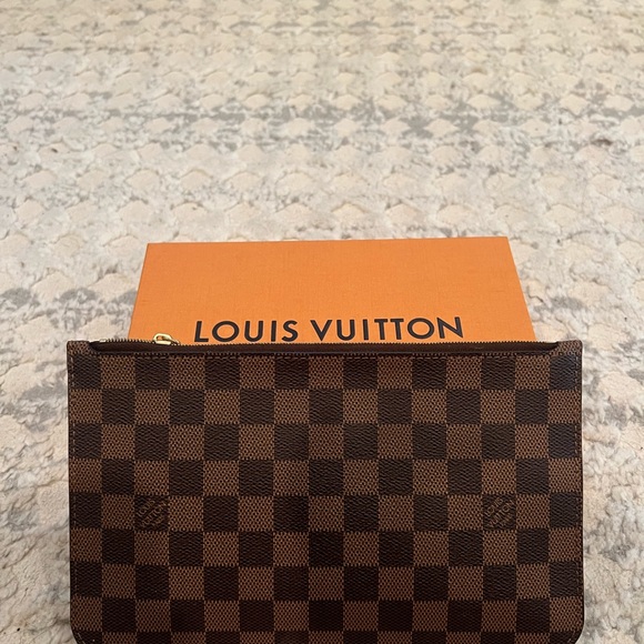 Louis Vuitton Neverful pouch - Picture 2 of 14